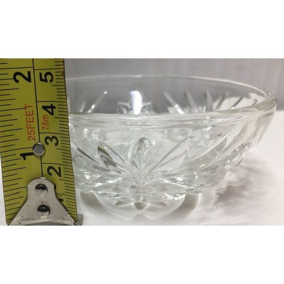 Vintage small crystal dish with petal pattern - fancy dishes - pretty small cond - Picture 7 of 7